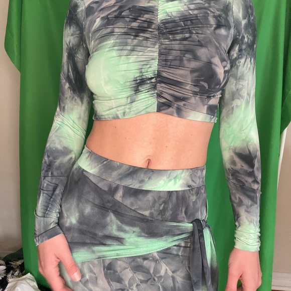 Crop top and skirt. Unique color and sewing - Picture 5 of 7